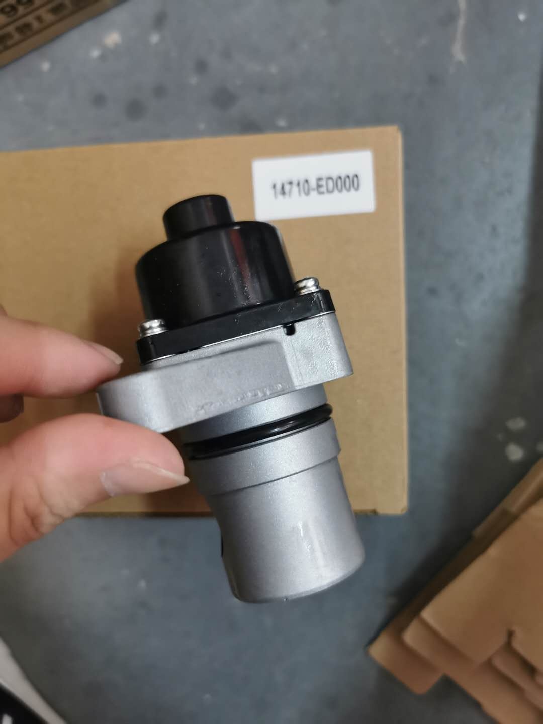 ハル 油圧ショベル油圧パイロットバルブハンドルバルブYB60000571