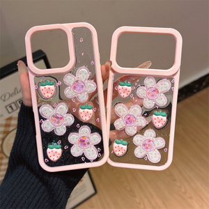 เคสโทรศัพท์มือถือลายการ์ตูนดอกไม้สตรอว์เบอร์รี่สำหรับ iPhone 17 Air 16 15 14 Pro Max ลายแมว KT เรซิ่น 3 มิติ น่ารัก โบว์ DIY ฝาหลังใส - Product Image 2