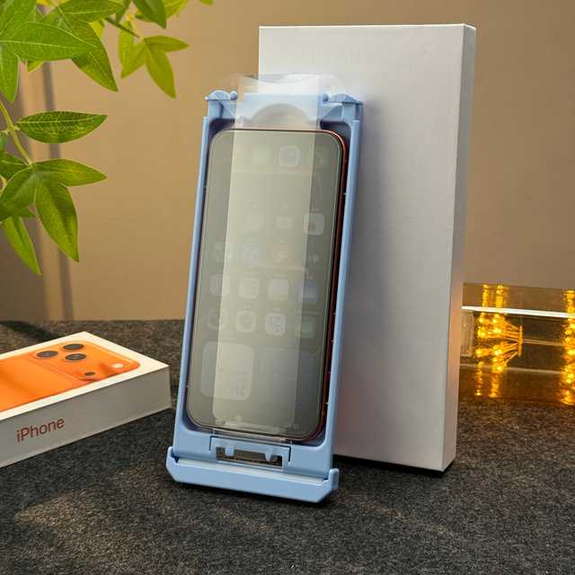 Factory Bulk Bubble Free Dirt-Resistant Easy Installation Mobile Phone 9H Tempered Glass Screen Protector Applicator Tool