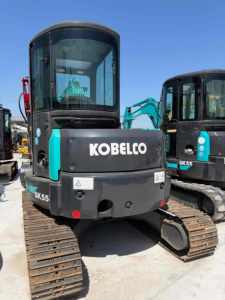 Excavatrice KOBELCO SK55 d'occasion, moteur d'origine, fonctionnement fluide, faible nombre d'heures de travail, économique, prête à être expédiée, à vendre - Product Image 1