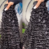 Lots de Cheveux Humains Afro Crépus Bouclés – Vente en Gros pour Fournisseurs – Cheveux Indiens Vierges Bruts Alignés avec la Cuticule – Tissages de Cheveux Humains Crépus Bouclés