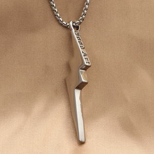 Collier pour homme en acier inoxydable avec pendentif éclair, design géométrique rétro, chaîne incluse, cadeau - Product Image 2