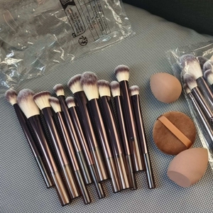 Ensemble de 12 pinceaux de <span class=keywords><strong>maquillage</strong></span> marron avec 3 éponges cosmétiques pour le visage et les yeux, outils de beauté pour femmes, <span class=keywords><strong>maquillage</strong></span> quotidien professionnel - Product Image 6