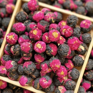 Thé noir à la rose <span class=keywords><strong>Dragon</strong></span> <span class=keywords><strong>Ball</strong></span>, directement de l'usine, offre une expérience de bien-être agréable. Arôme floral riche, préparation facile, personnalisable. - Product Image 1