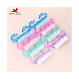 Cepillo de Manicura de Cuerno de Buey Pequeño, Venta al por Mayor de Fábrica a Bajo Precio, Cepillo de Limpieza de Uñas para el Cuidado de las Uñas - Product Image 1