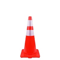 Cône de signalisation routière réfléchissant en PVC OEM/ODM en gros, cône triangulaire de signalisation d'interdiction de stationnement, cônes de signalisation routière, barrière de sécurité pour travaux routiers