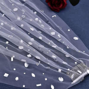 <span class=keywords><strong>Voile</strong></span> <span class=keywords><strong>de</strong></span> mariage <span class=keywords><strong>de</strong></span> luxe romantique cristaux voiles <span class=keywords><strong>de</strong></span> <span class=keywords><strong>mariée</strong></span> perlés 1 niveau <span class=keywords><strong>diadème</strong></span> strass doux tulle <span class=keywords><strong>avec</strong></span> peigne - Product Image 4