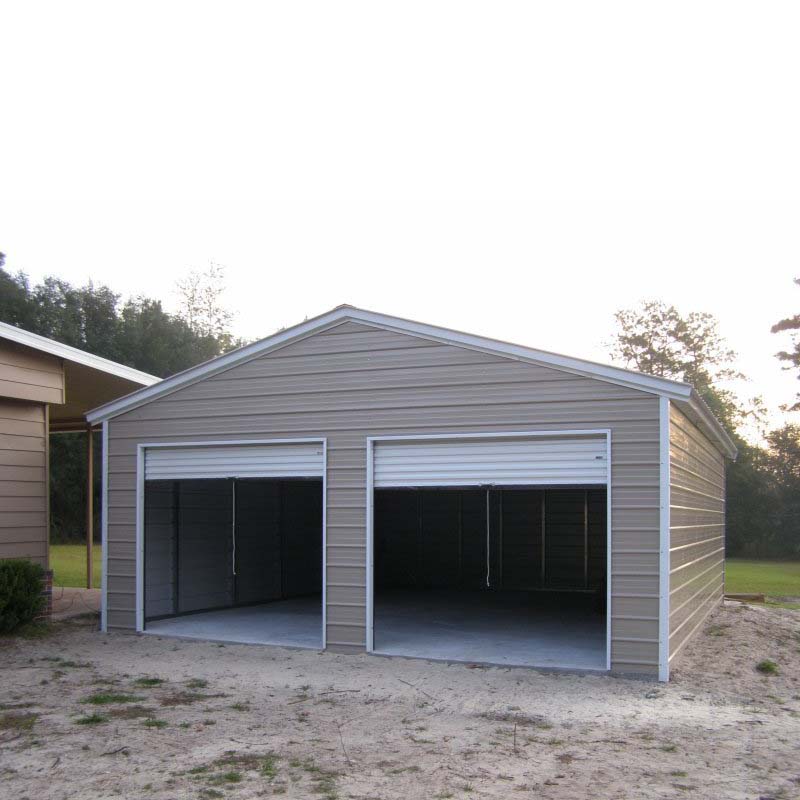 Красивый гараж. Машина в гараже. Небольшой гараж. Гараж из профлиста. Гараж из сэндвич панелей.