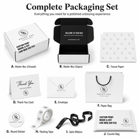 Boîtes d'emballage pour vêtements en matériaux recyclés personnalisés, logo personnalisé pour les vêtements, design moderne et luxueux, boîtes en papier personnalisées pour envoi postal