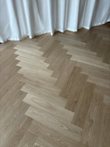 Suelo de Madera de Roble Blanco, Parqué en Espiga de Primera Calidad con Certificación FSC, para Decoración de Interiores Clásica y de Lujo - Product Image 2