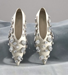 Chaussures plates de luxe personnalisées pour mariage, style designer, à bout pointu, respirantes, légères, formelles, décorées de strass - Product Image 6