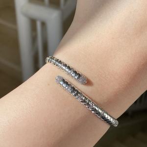 Accesorios de Moda: Collar, Pulsera, Pendientes y Joyería Artesanal de Oro y Plata - Product Image 4