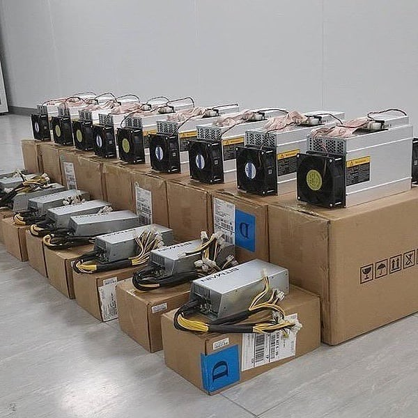 Лидер продаж 2021, б/у Майнер биткоинов asic Antminer S9 S9I S9J 14T 14,5 T, б/у, с блоком питания bitmain