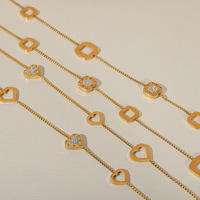 Collier élégant avec pendentif carré en forme de cœur en acier titane plaqué or, style nouveau et luxueux, avec zircon creux