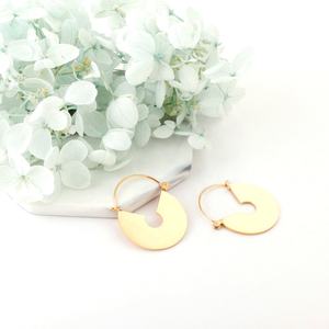 Pendientes de Aro Geométricos Minimalistas de Acero Inoxidable con Baño de Oro de 18K para Mujer, Pendientes Huggie Grandes Redondos con Diseño Hueco - Product Image 2