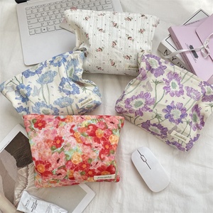Borse per cosmetici floreali eleganti-sacchetti per il trucco in poliestere resistente, leggeri e portatili con grande capacità per i <span class=keywords><strong>viaggi</strong></span> - Product Image 1