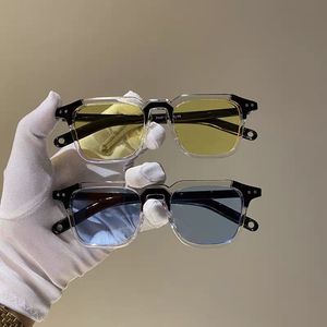 Gafas de Sol Cuadradas con Detalles Metálicos Estilo Hip Hop para Mujer, Gafas Retro de Lujo, Protección Ocular Personalizada, Venta al Por Mayor - Product Image 4