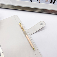 Reliure à anneaux souple A5 personnalisée, couverture en cuir PU blanc et stylo