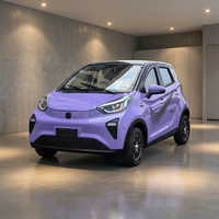 Vehículo eléctrico de cuatro ruedas, cuatro puertas y cuatro asientos, de baja velocidad, fabricado en China, para uso doméstico, ideal para familias y para desplazamientos urbanos.