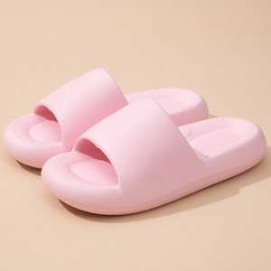 Chaussons de bain pour femmes - sandales antidérapantes et anti-odeurs pour l'intérieur, pour couples, idéales pour l'été. - Product Image 1