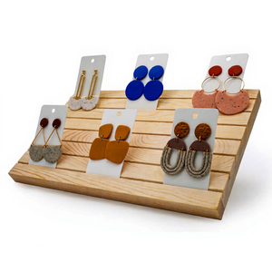 Tarjetas Porta Pendientes de Madera de Pino Cortadas con Láser, Personalizadas, con Garantía del 100%, para Exhibición y Venta - Product Image 1