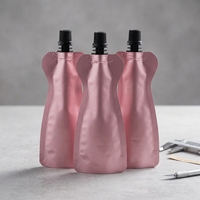 Pochettes à boisson avec bouchon à vis de qualité alimentaire, légères et bloquant la lumière et l'oxygène pour une conservation optimale, logo et taille personnalisés