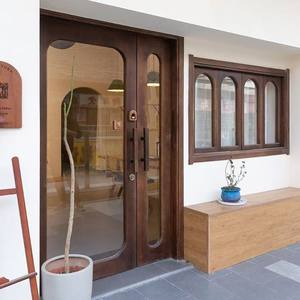 Cadre de fenêtre en bois massif couleur noyer, à charnières, résistant à l'eau, pour usage intérieur et extérieur - Product Image 3