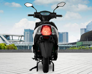 Trottinette Urbaine Écologique à Haute Vitesse (65 km/h) avec Batterie Lithium-Ion 60V 30Ah et Technologie de Capteur - Product Image 3