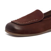 Mocassins en daim marron en cuir véritable à bout carré, à enfiler, avec design cousu plat, semelle extérieure en caoutchouc, chaussures décontractées pour la marche, toutes saisons