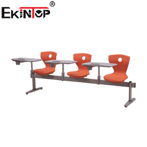 Chaise de formation pliable contemporaine en plastique avec table intégrée pour salles de classe, salles de formation ou amphithéâtres universitaires - Product Image 1