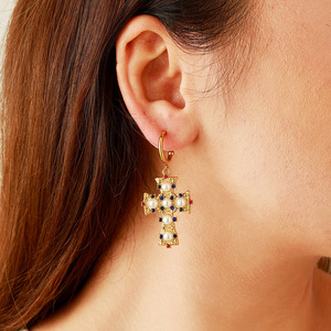 Boucles d'oreilles croisées en forme d'anneau, fausses perles, zircon, plaqué or, style vintage, pour femmes, bijoux tendance - Product Image 3