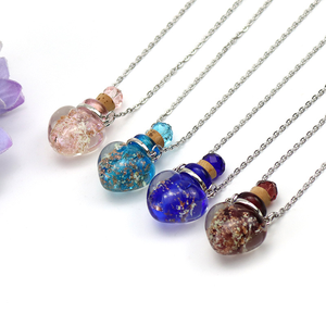 Collier en verre en forme de cœur pour huiles essentielles, diffuseur de parfum lumineux, pendentif d'aromathérapie - Product Image 1