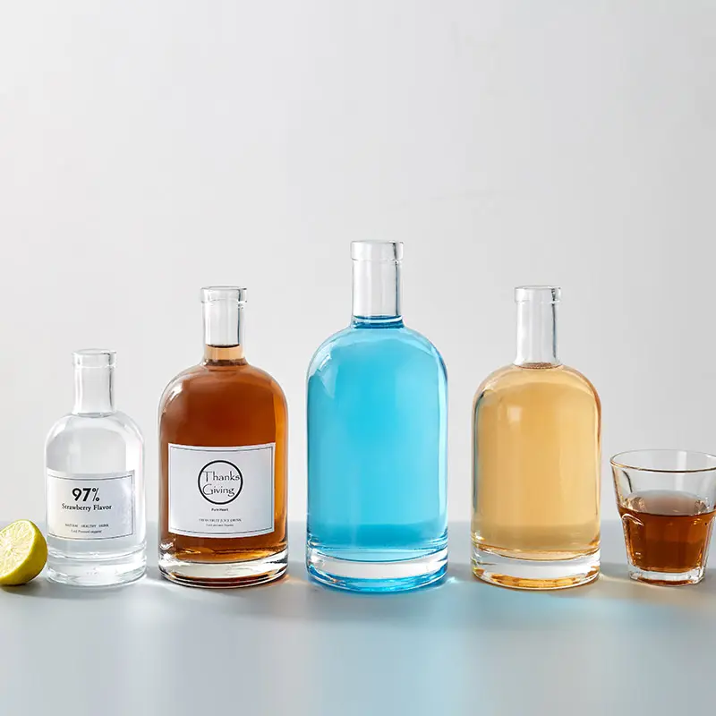 Hersteller Clear Frost 200ml 350ml 500ml 750ml 1000ml Spirit Tequila Fruchtige Cool Rum Glasflaschen für Alkohol mit Cap Cork