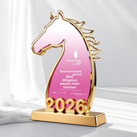 Trophée en métal cristal artificiel, personnalisé avec gravure créative, motif Fleurs aquatiques volantes, Nouveauté 2026, pour l'Année du Cheval, Ambiance haut de gamme