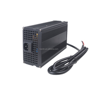 Chargeur de batterie pour véhicules électriques au plomb-acide 12V30A 24V22A 700W pour voitures électriques 110V/220V Chargeur rapide Construction en aluminium