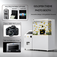 Mesin Photo Booth Ikan Mas Kustom dengan Akuarium Tertutup Sudut Tinggi dan Printer untuk Pusat Perbelanjaan, Objek Wisata, dan Acara