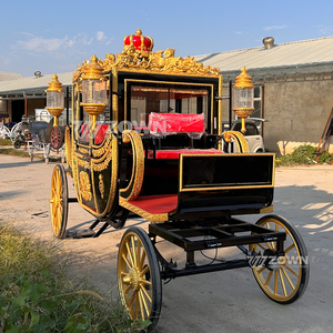 Calèche royale noire et dorée avec sculptures d'anges pour défilé de mariage et tournage scénique - Product Image 3