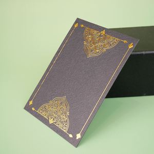 Tarjeta de Visita Personalizada con Relieve, Impresión de Tarjetas de Identificación VIP Negras de Lujo con Logotipo Estampado en Dorado - Product Image 1