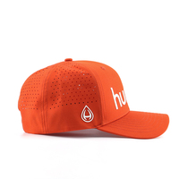 Hoge kwaliteit 6-delige waterdichte golfpetten met op maat bedrukte klep, zachte gouden koperen gesp, 100% polyester dobby dot.
