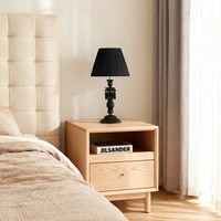 Lampe de table en cristal noir fini avec abat-jour en tissu plissé vertical pour la décoration moderne et rétro de la chambre à coucher et du bureau