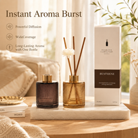 Ensemble diffuseur de parfum carré en verre ambré avec bouchon en bois 200 ml, bâtonnets en bois et fleur de Sola blanche, vente en gros sous marque privée