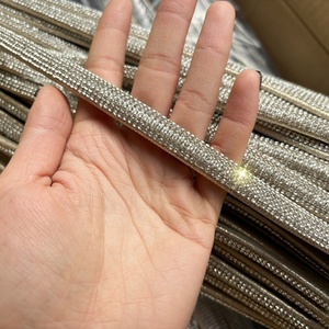 Atacado Personalizado 13mm Semi-Círculo Diamante Algodão Núcleo Rhinestone Corda Cadeia-Shaped Sapato Acessórios Cristal Materiais - Product Image 4