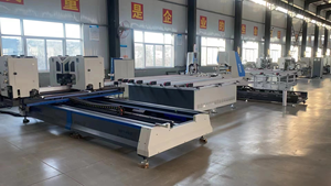 Máquina de soldadura horizontal CNC de doble cara sin costuras en las cuatro esquinas para puertas y ventanas de plástico de alta calidad - Product Image 2