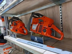 Professional HUSQ272/272XP 72cc Gasoline 20/24in Bar Chainsaw Heavy Duty Two Stroke Petrol Chainsaw for Cutting Wood - Product Image 2
