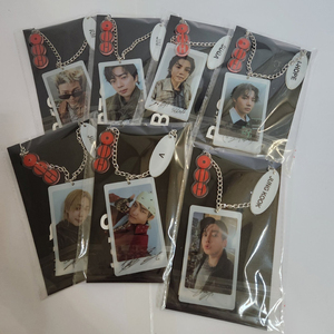 Portachiavi in acrilico KPOP V JUNGKOOK JIMIN RM Arirang World Tour, targhetta con nome alla moda JHOPE <span class=keywords><strong>JIN</strong></span> JIMIN, accessorio decorativo per borsa e chiavi - Product Image 1