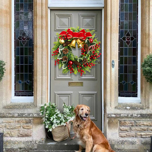 Corona Navideña Artificial YUELIAN de 45 cm con Piñas Rojas, Lazos y Campanas para Decoración de Puerta Principal de Casa de Campo - Product Image 5