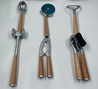 Multifunctionele Handmatige Fruitrasp Schaafschiller Van Zinklegering Voor Appelmeloen Aardappel Keukengereedschap Met Houten Handvat