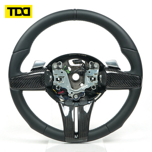 Volant en cuir pleine fleur TDD avec garniture en fibre de carbone, compatible avec BMW Z4 E85 2002-2008 E86 2006-2008 E89 2009-2016, sur mesure - Product Image 1