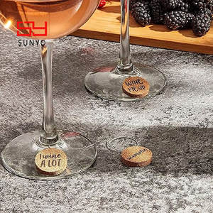 SUNYO Breloques drôles et humoristiques pour verres à tige Étiquettes de marqueur de boisson en liège de 1 pouce avec boîte-cadeau pour le dîner - Product Image 2