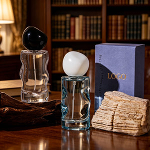 Botella de Perfume de Vidrio Personalizada de Lujo para Mujer, 30ml 50ml 100ml, Superficie Ondulada Transparente, Botella de Perfume Vacía con Pulverizador - Product Image 3